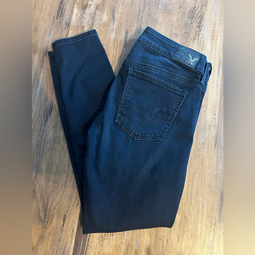 American Eagle Super Stretch size 4/ short